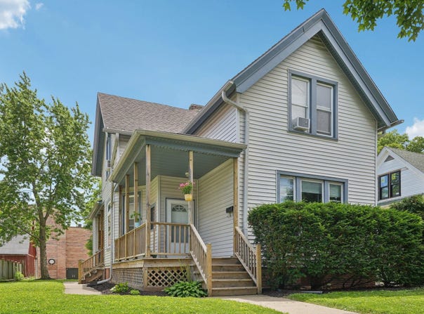 637 E Otjen St, Milwaukee, WI 53207