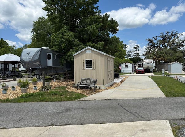 2826 NE 104TH Avenue, SILVER SPRINGS, FL 34488