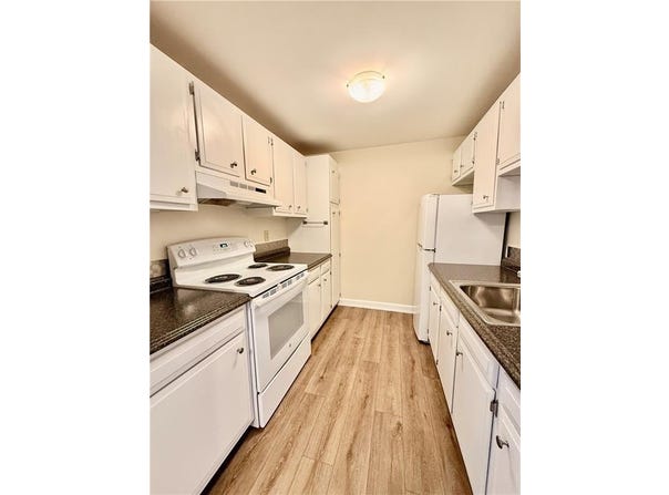 40 Cowesett Avenue, West Warwick, RI 02893