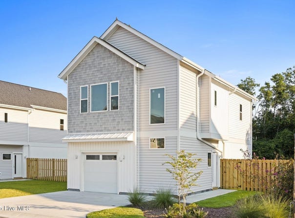 110 Hidden Cove Place, Carolina Beach, NC 28428