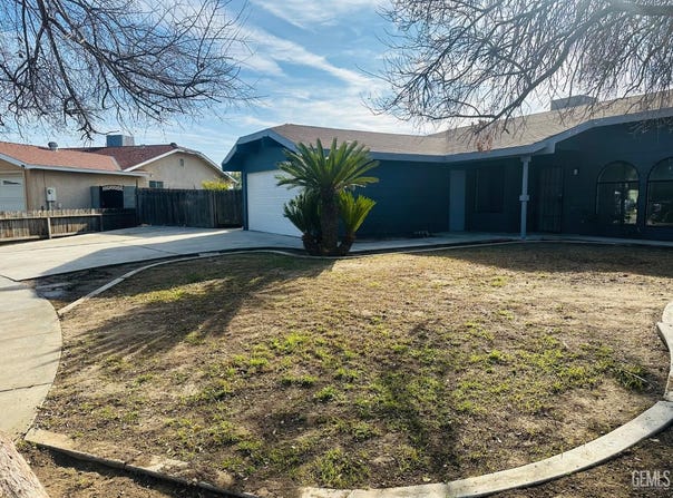 2012 Chaparral Circle, Delano, CA 93215