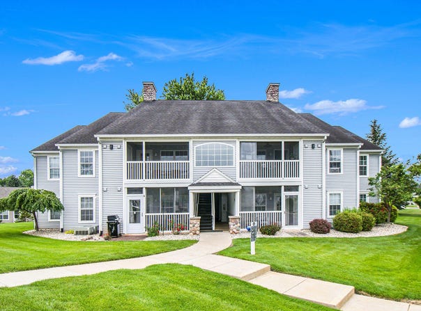 749 W Barrington Circle, Jackson, MI 49203