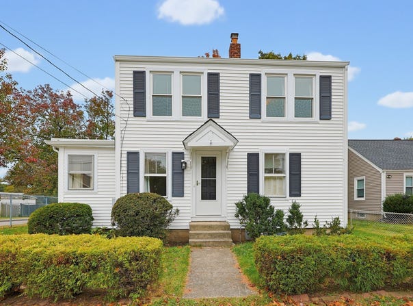 23 Adamsdale, Attleboro, MA 02703