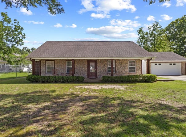 955 Barnhill Rd, Silsbee, TX 77656