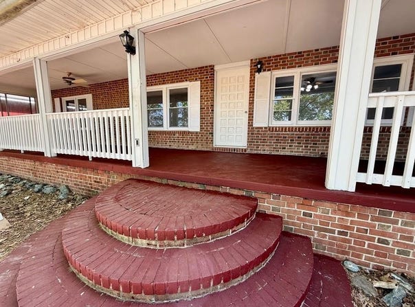 8739 River Road, Lancaster, VA 22503
