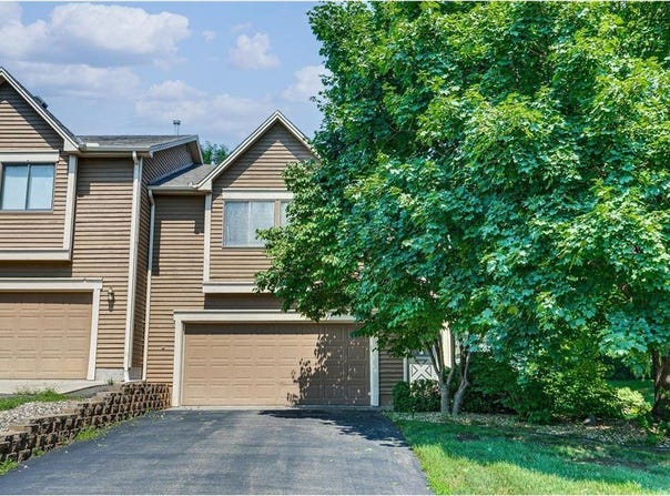 4328 Thornhill Lane, Vadnais Heights, MN 55127