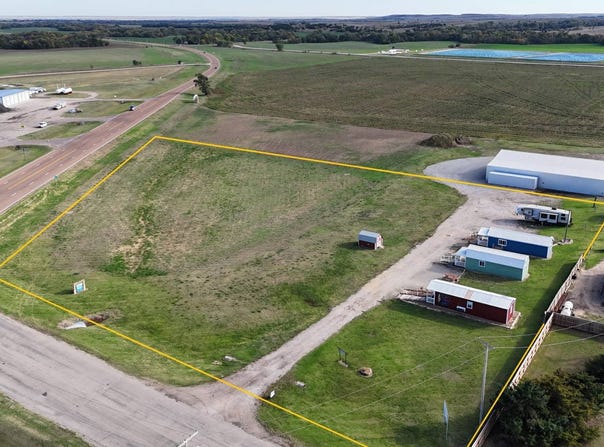 647 E 1st St, Lucas, KS 67648