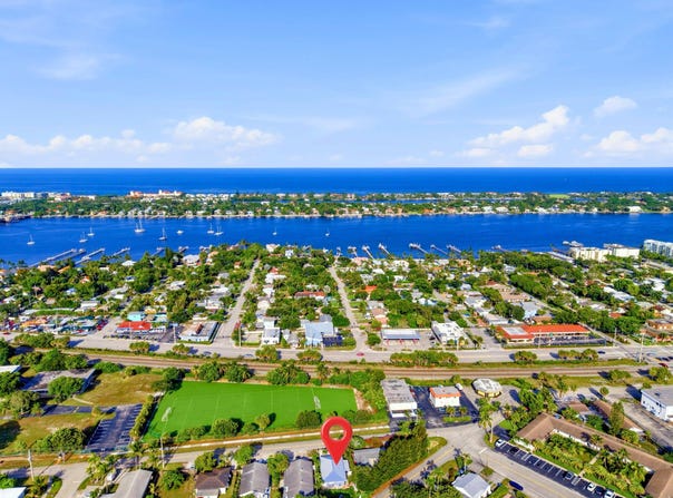 721 E Coast Avenue, Lantana, FL 33462