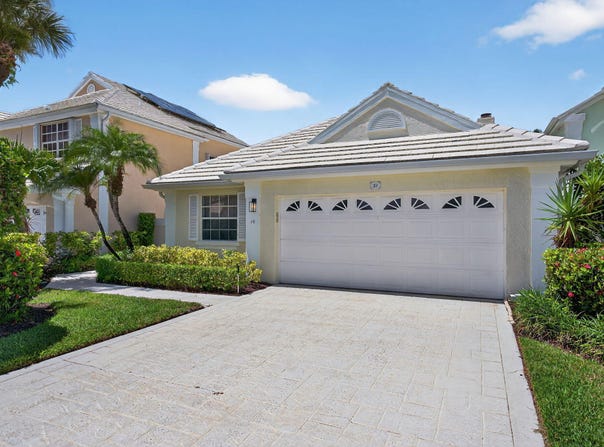 10 Brighton Court, Palm Beach Gardens, FL 33418