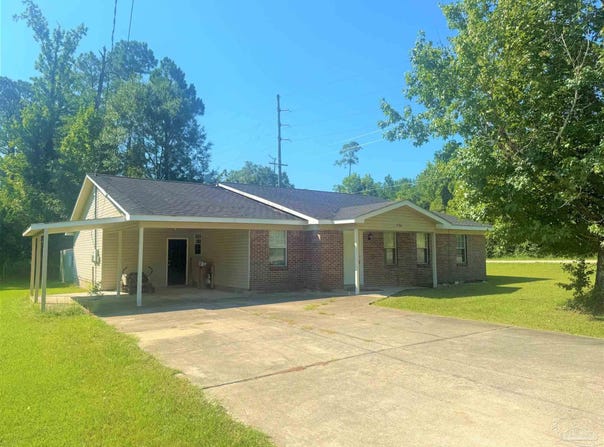 1704 Pine St, Flomaton, AL 36441