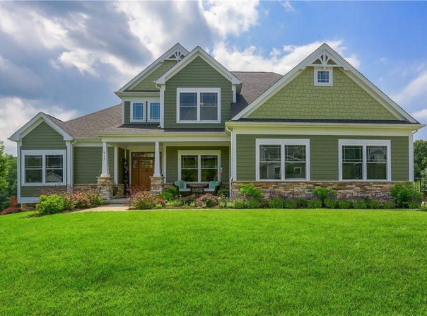217 Hickory Ln, Mars, PA 16046
