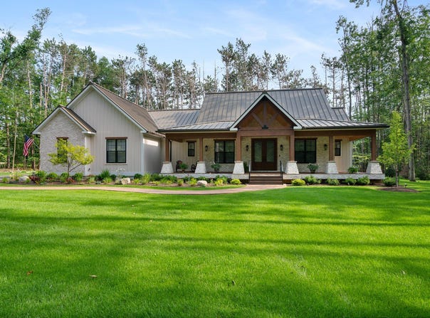 573 Eastwind Drive, Harbor Springs, MI 49740