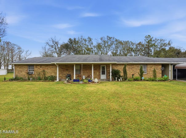 107 Habetz Loop, Rayne, LA 70578
