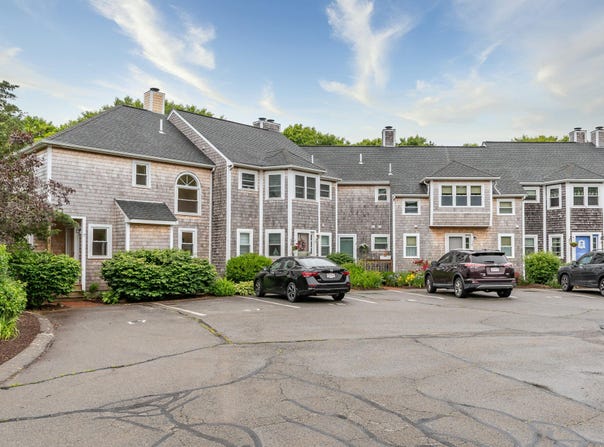 17 Harbor Hill Drive, Bourne, MA 02532