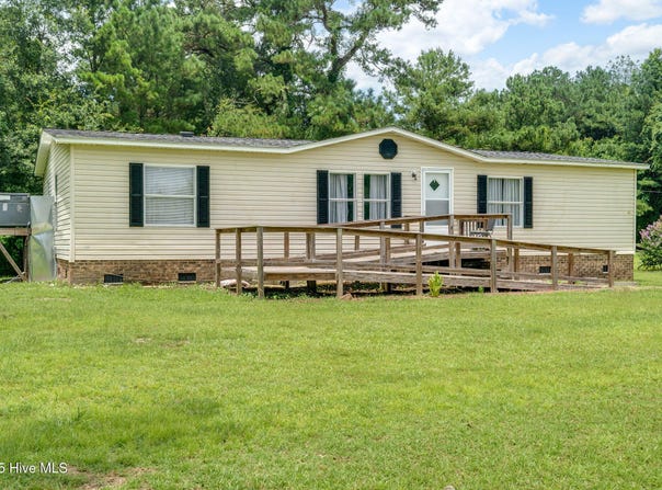3386 S Nc 41 Highway, Wallace, NC 28466