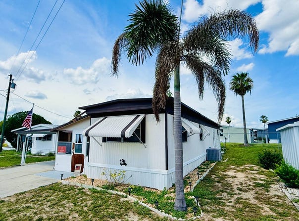 2912 Phil Lane, Sebring, FL 33870