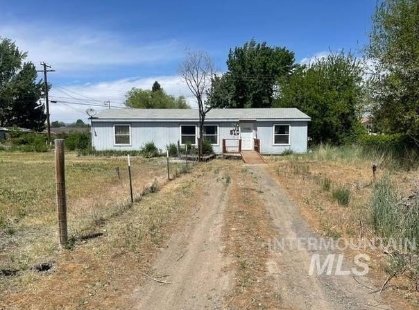 510 E Arthur Ave, Glenns Ferry, ID 83623-2383