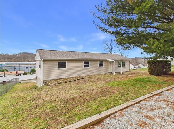 909 1st St, Menallen Twp, PA 15468