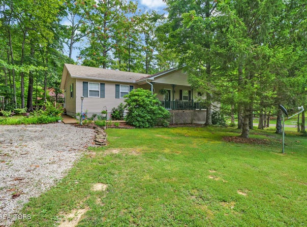 1300 Perimeter Drive, Jamestown, TN 38556