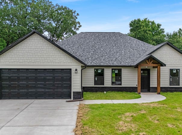 3002 Ginger Drive, West Plains, MO 65775