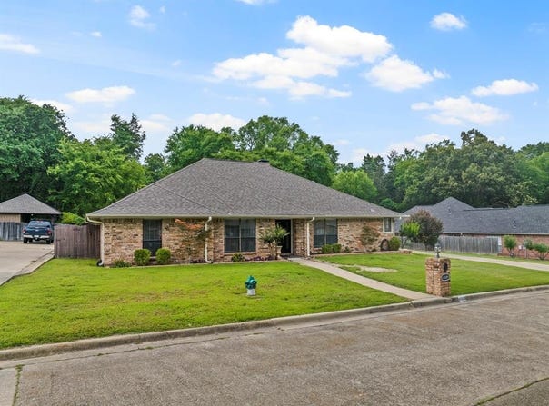 4509 Lakeside Drive, Mount Pleasant, TX 75455