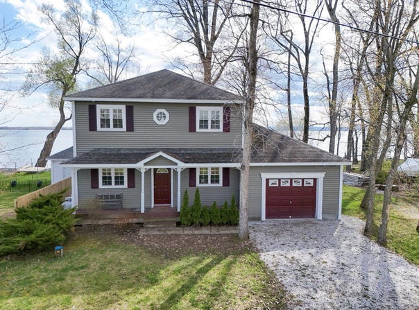 23 Mud Point S, Alburgh, VT 05440