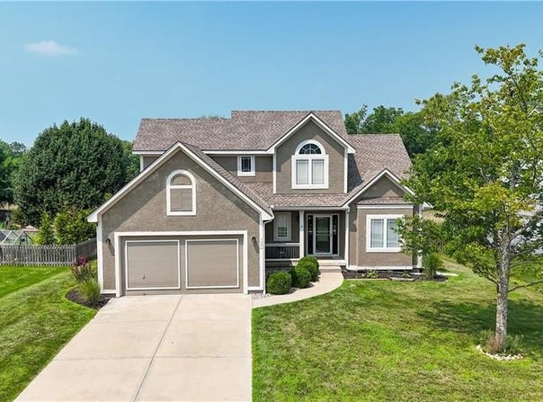1026 Sutherland Drive, Louisburg, KS 66053