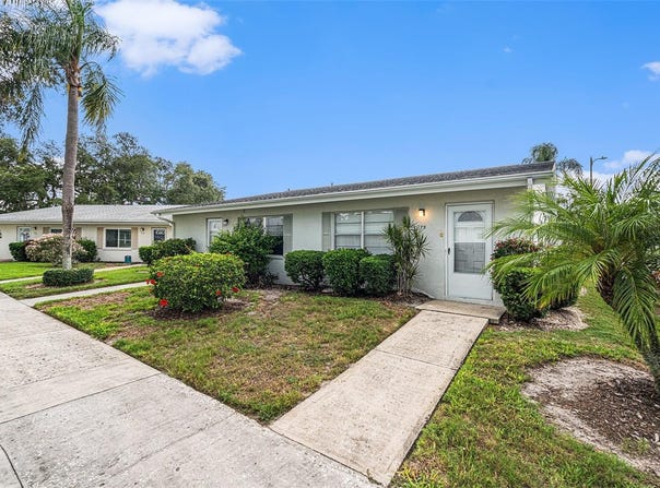 301 ANDOVER PLACE S, SUN CITY CENTER, FL 33573