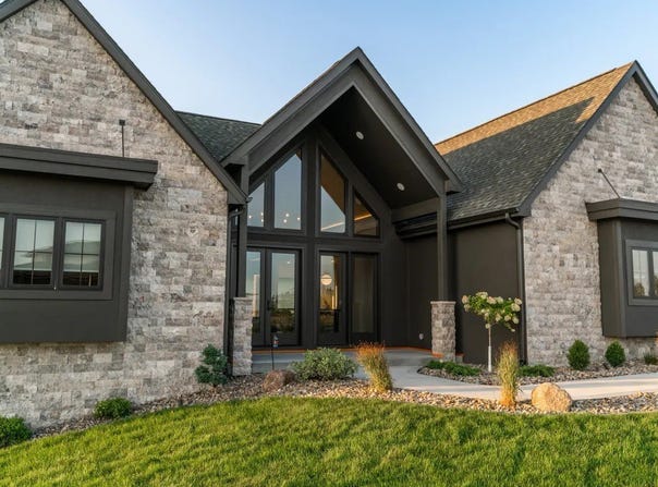 4735 Centennial Boulevard, Urbandale, IA 50323