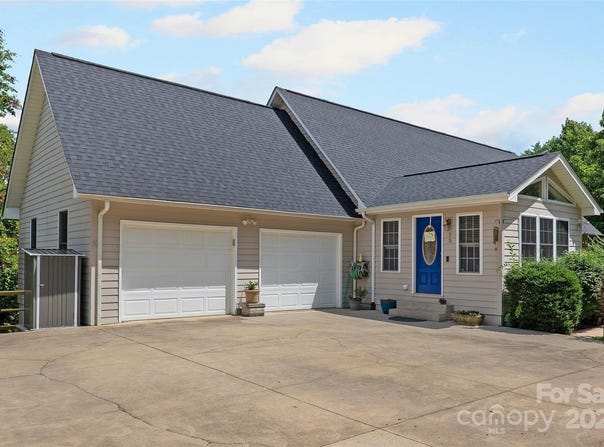 15 Willow Knolls Drive, Weaverville, NC 28787