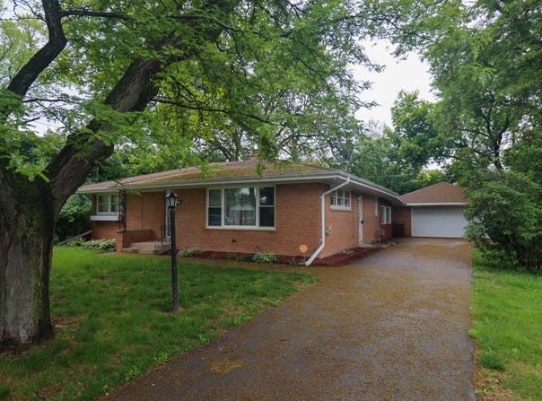 7838 W Lynmar Ct, Milwaukee, WI 53222