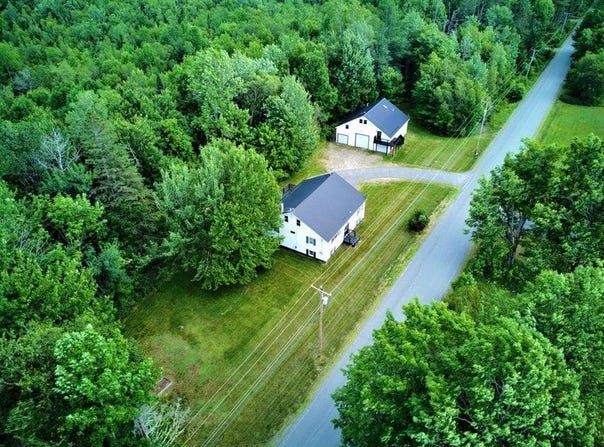 199 Middle Road, Bradford, ME 04410