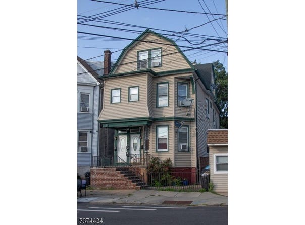 655 Fulton St, Elizabeth City, NJ 07206-2458