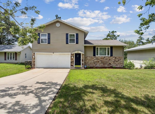 3113 Bavarian, ROCKFORD, IL 61109
