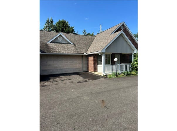 505 Ridgeview Court, Springfield, OH 45504