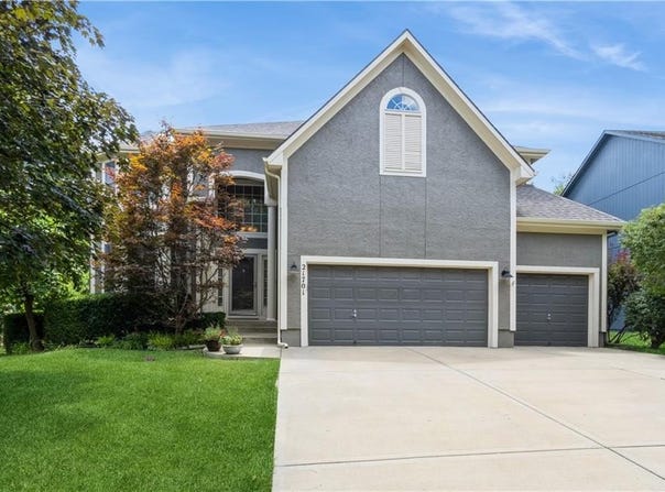 21701 W 100 Street, Lenexa, KS 66220