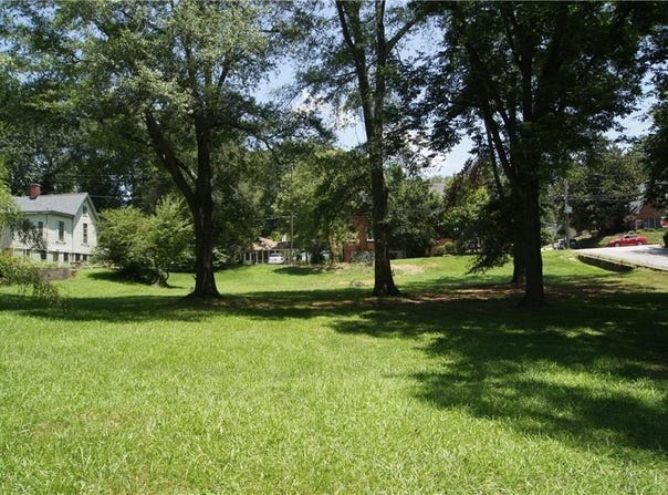 581 Bradford Street NW, Gainesville, GA 30501
