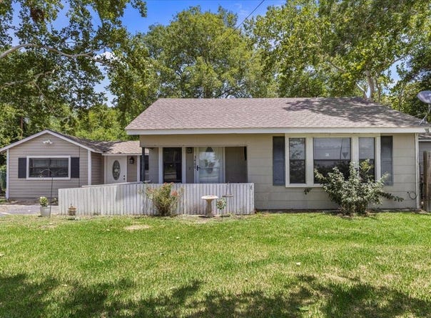 3400 W State Highway 71, La Grange, TX 78945