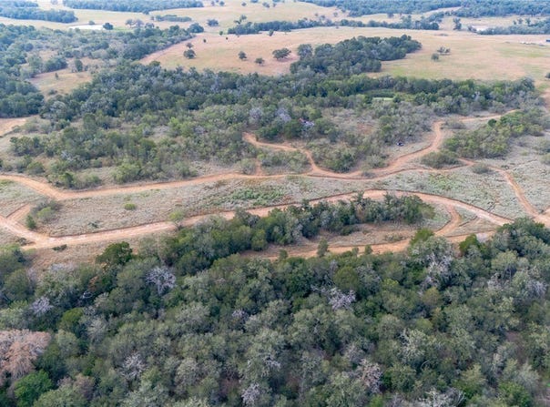 3695 E Hwy 97, Gonzales, TX 78629