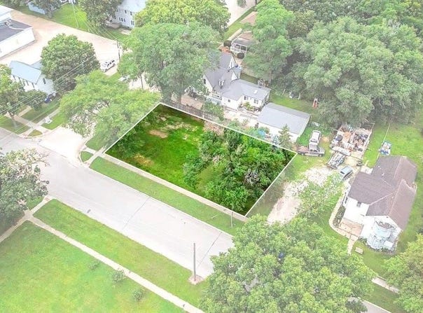 400 NW 2ND Street, Independence, IA 50644