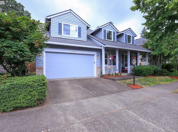 2619 NE CHARLOIS DR, Hillsboro, OR 97124