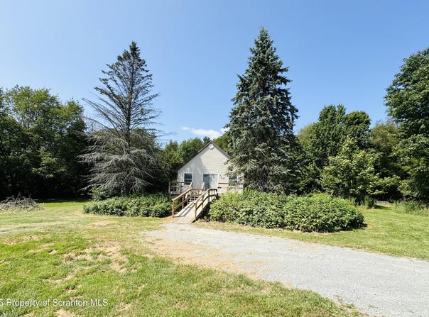 1477 Chipmunk Road, Thompson, PA 18465