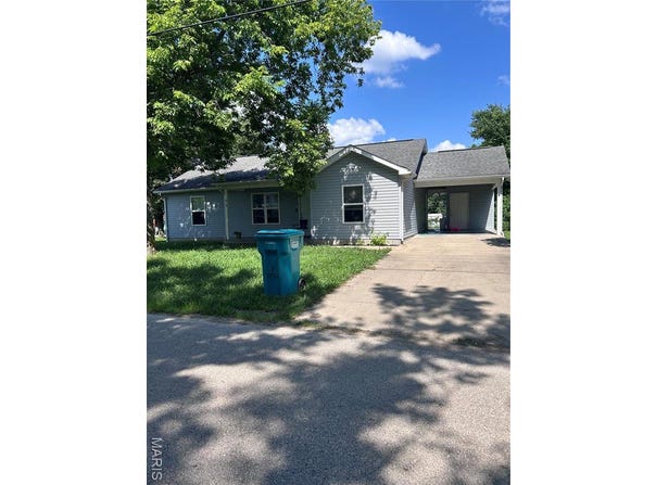 913 N 1st Street, Steelville, MO 65565