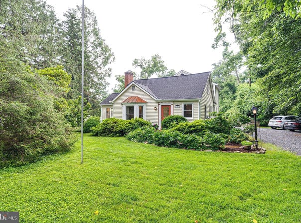423 W COLONIAL HIGHWAY, HAMILTON, VA 20158