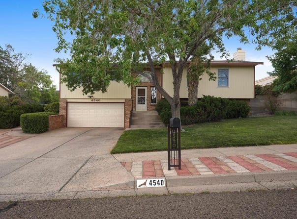 4540 Palmyra Avenue NW, Albuquerque, NM 87114