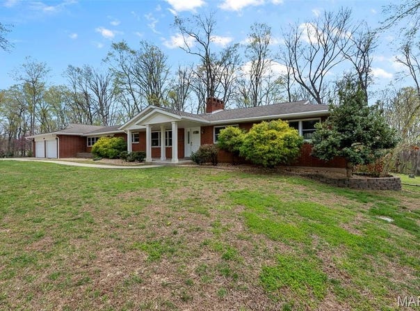 1615 Cherokee Street, Jackson, MO 63755