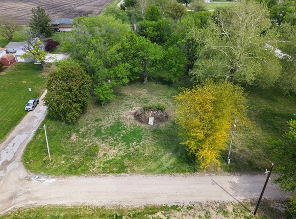 302 1st St, Pacific Junction, IA 51561