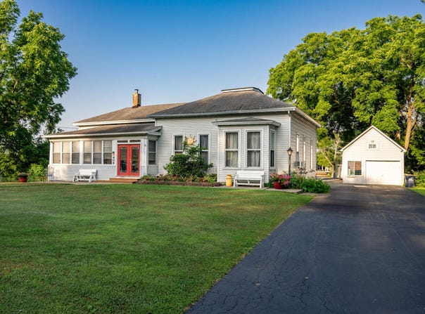 409 N Brooklyn Avenue, Elroy, WI 53929