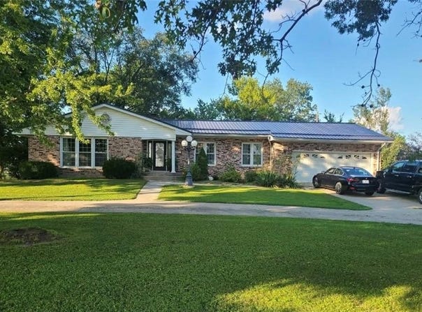 32267 State Highway PP, Macon, MO 63552