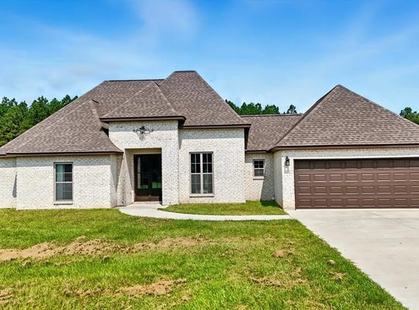 9 Whispering Lane, Poplarville, MS 39470